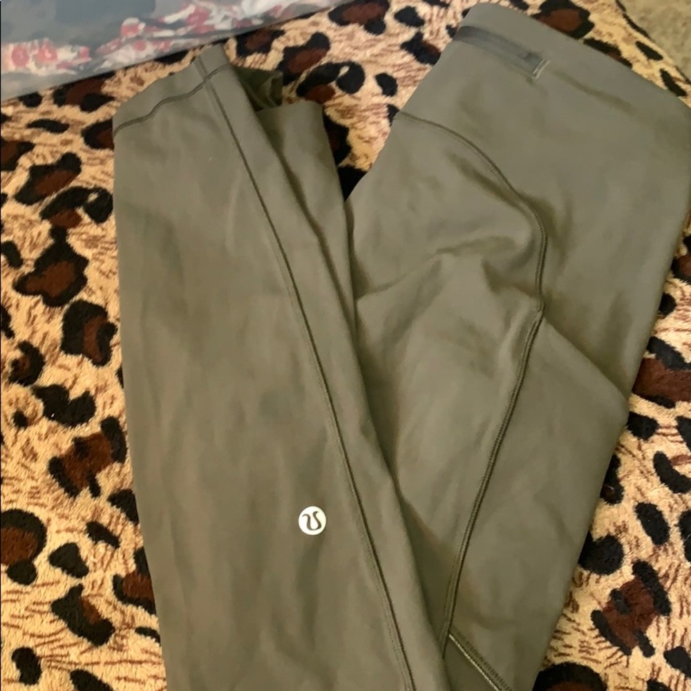 Dark green lulu Lemmon leggings